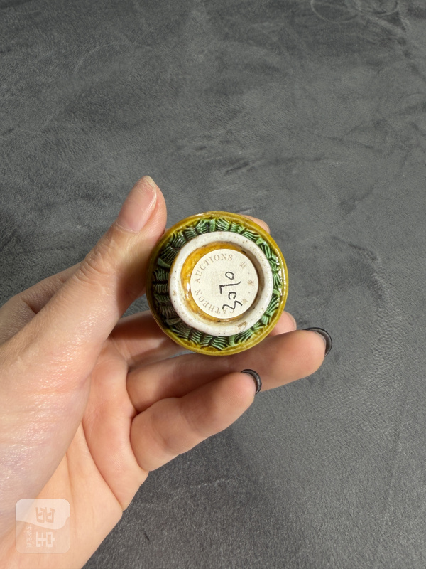 清中期素三彩凸花福寿纹鼻烟壶 - 图8